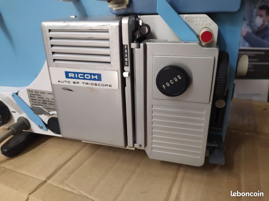 Projecteur Ricoh Auto BP Trioscope - 8mm Et Super 8 - Vintage - À Réviser