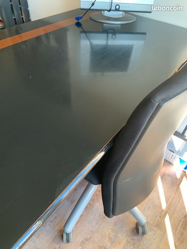 Bureau (image 1)