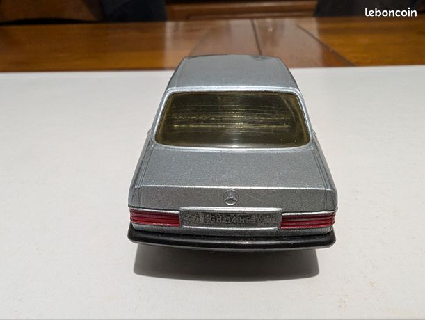 Mercedes Benz 280 SE Coupé -W111- (1969) Norev 183432 1:18