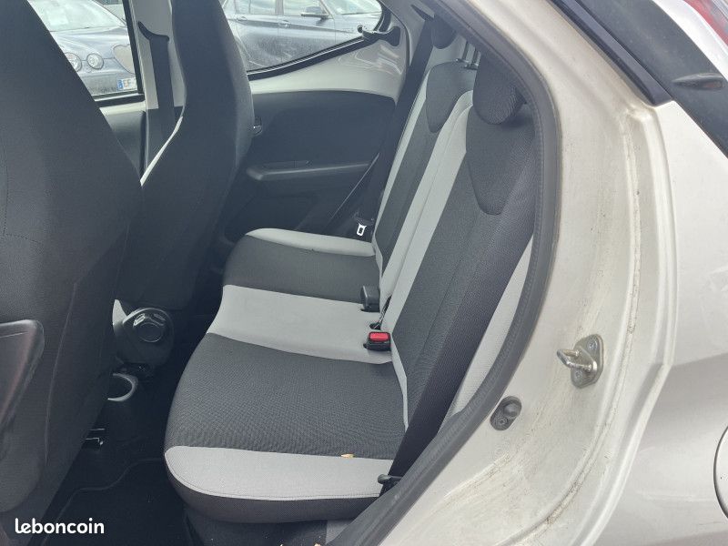 Toyota AYGO 1.0 VVT-I 69CH X-PLAY 5P (image 3)