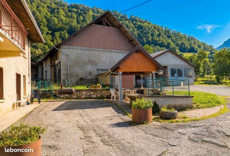 Maison 7 pièces 135 m² · à Saint-Béron · 135 m² · 345 000 €