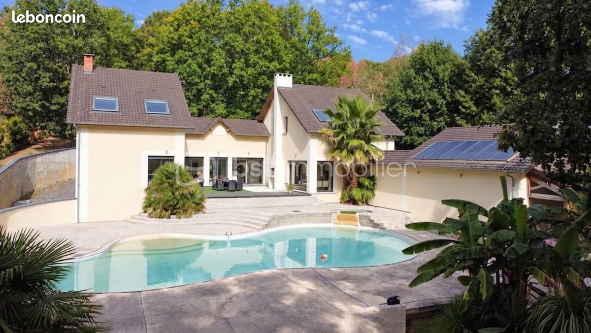 Maison 9 pièces 270 m² · à Marcoussis · 270 m² · 1 590 000 €