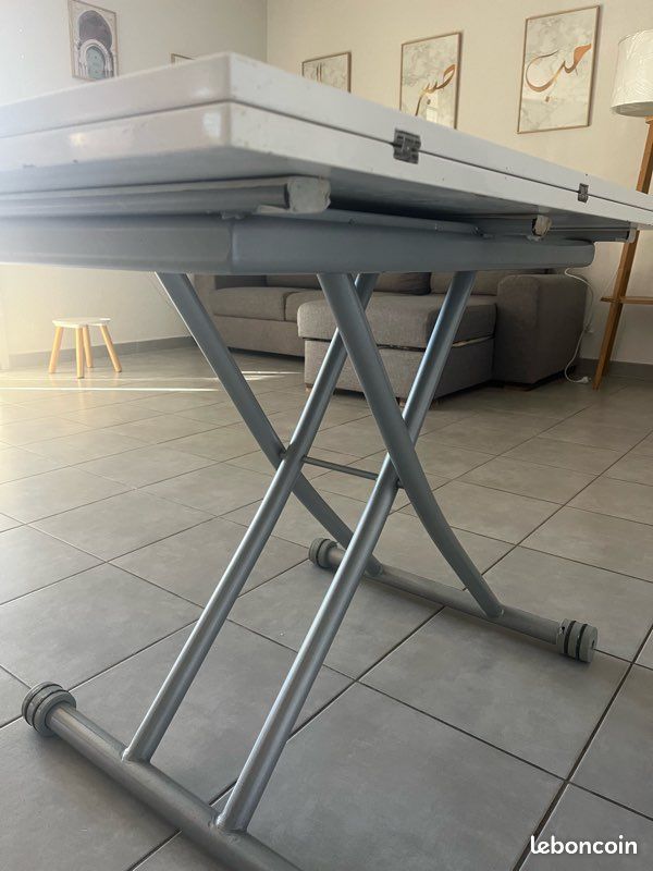 Table (image 3)