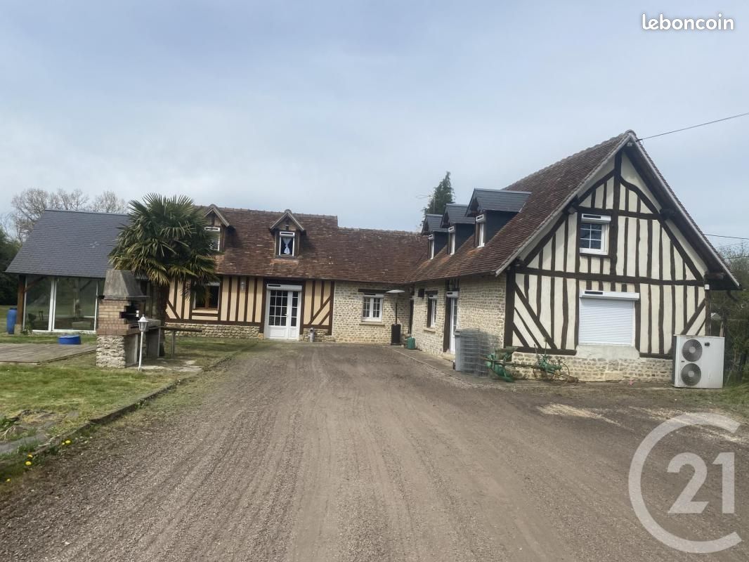 Maison 5 pièces 125 m² · à Saint-Martin-de-Mailloc · 125 m² · 263 750 €