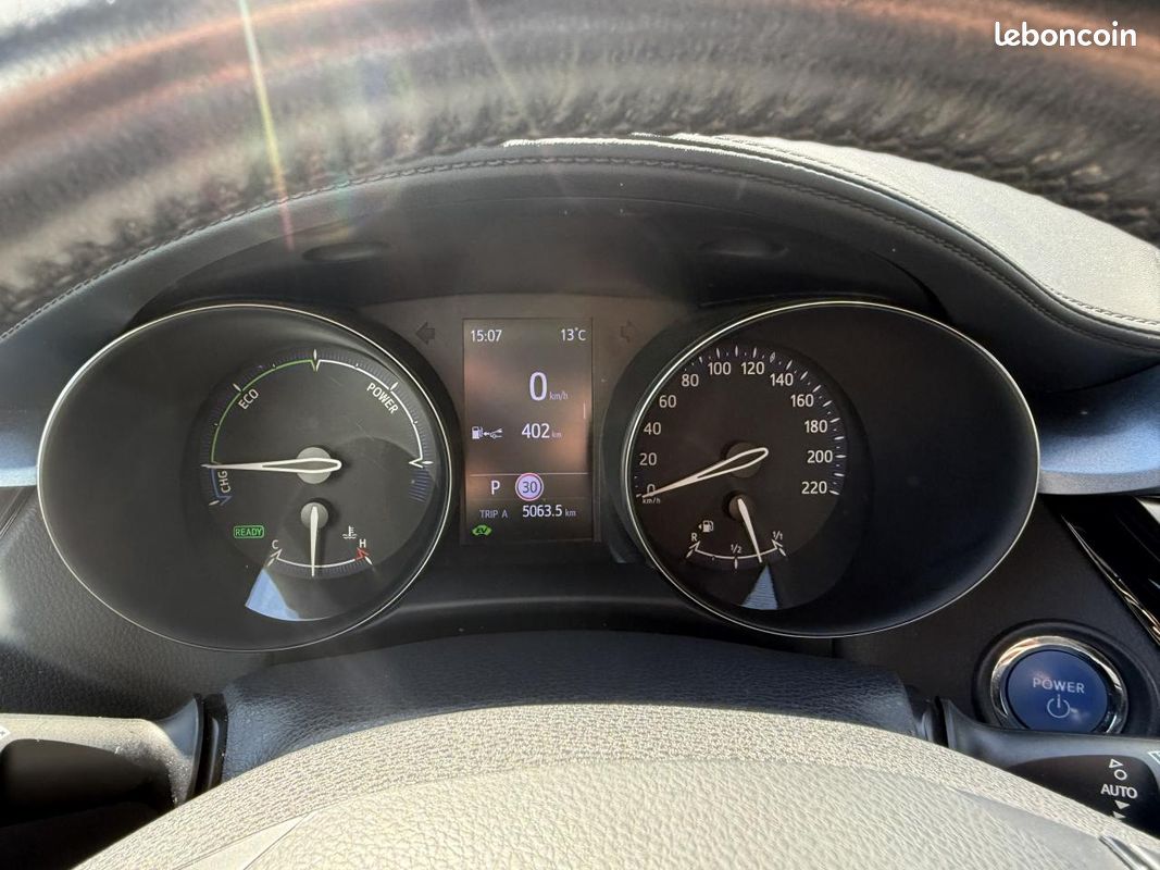 TOYOTA C-HR 2.0 Hybrid - BV e-CVT Collection GPS + CAMERA AR + CLIM (image 20)