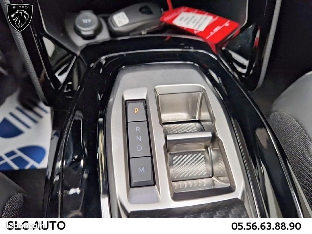 Peugeot 2008 1.2 Hybrid 145ch Allure e-DCS6 (image 18)