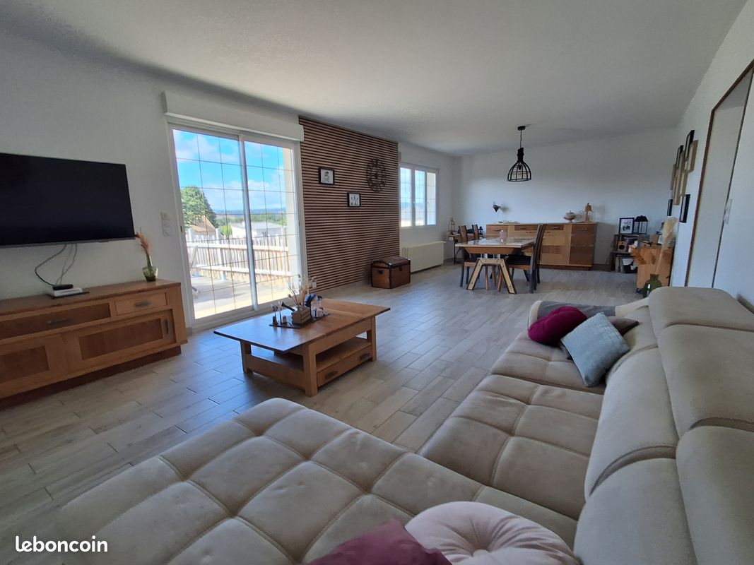 Maison 8 pièces 218 m² · à Vire Normandie · 218 m² · 290 000 €