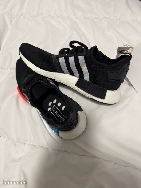 adidas gazelle silver green womens adidas PURE BOOST 22 Shoes main image 1