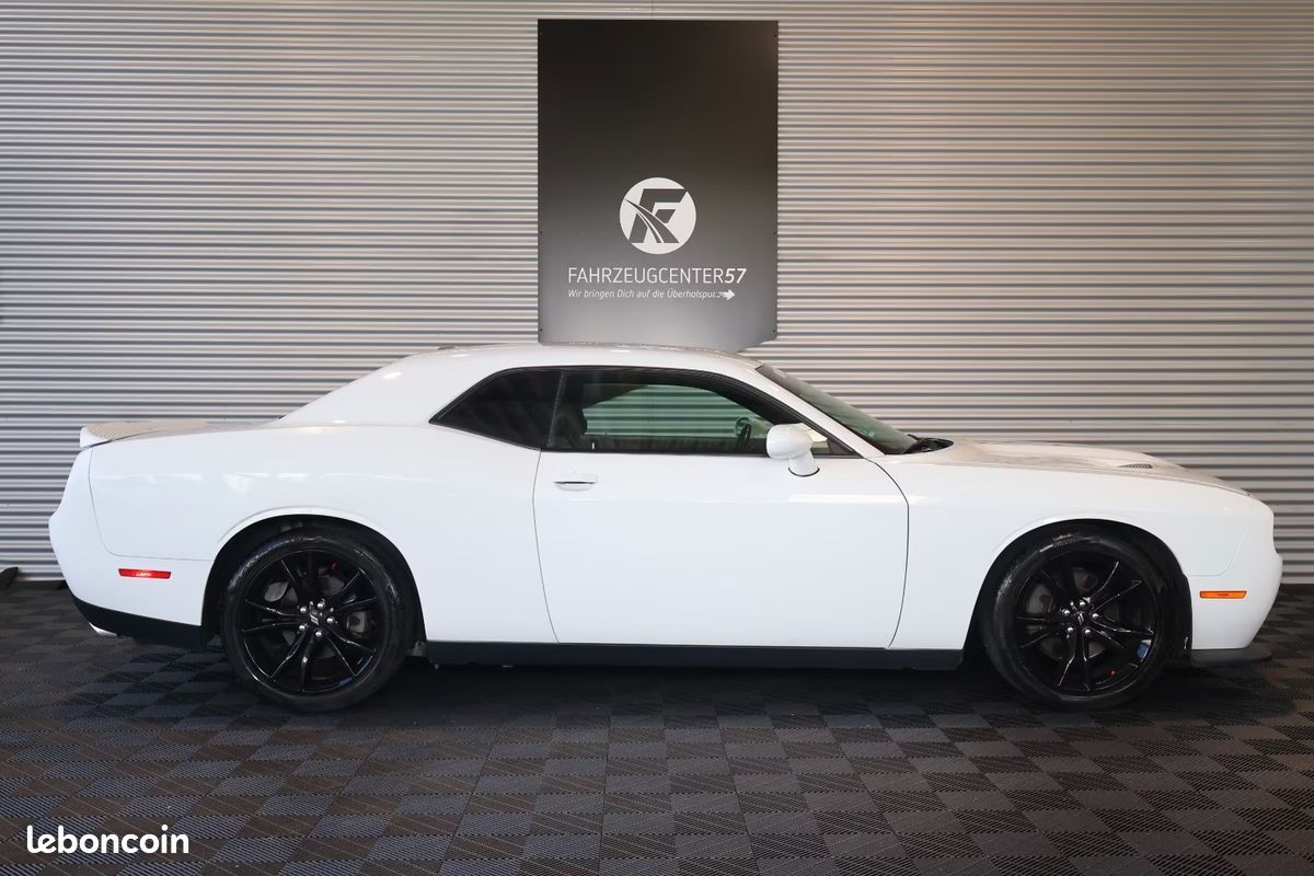 Dodge CHALLENGER R/T 5.7 HEMI V8 373 ch BVA8 – CarPlay – Caméra – Démarrage à Distance (image 5)