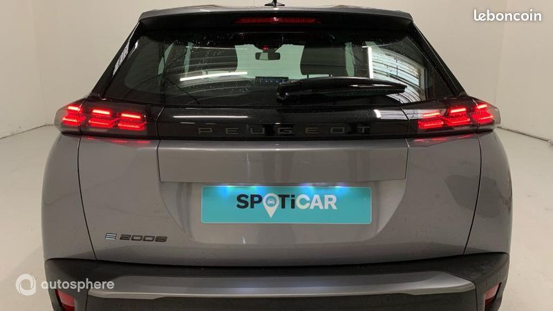 Peugeot 2008 e-2008 156ch Style (image 34)