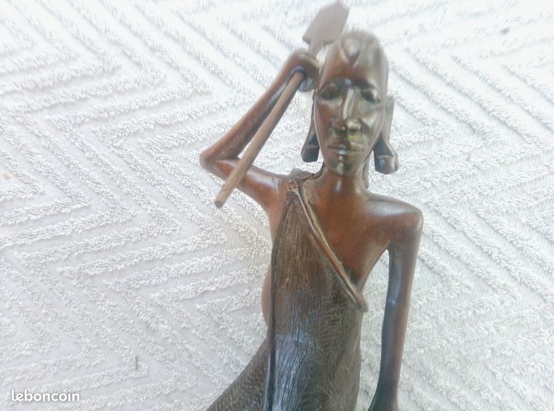 Statue art africain en bois hauteur 34 cm (image 3)