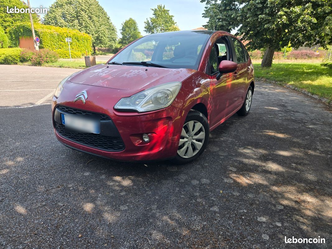 CITROËN C3 II Confort 1.4 HDi 70 CV 4cv (image 1)