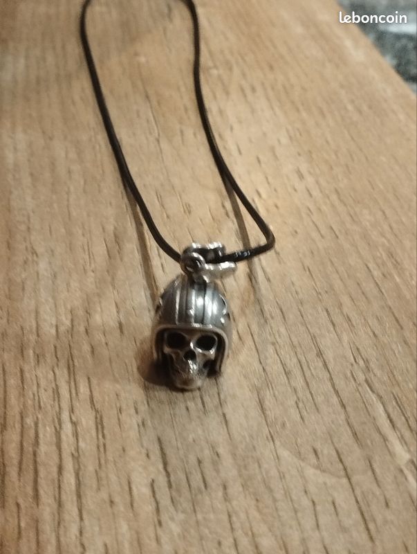Collier Tête De Mort Cabochon Verre - Style Rock Biker Guns N' Roses - Neuf Avec étiquettes