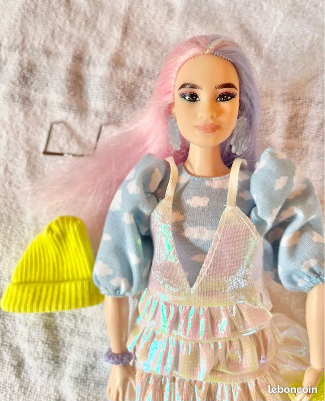 Poupée barbie extra (image 2)