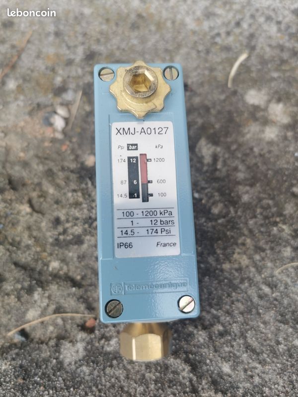Pressostat télémecanique 1/12 bars (image 1)