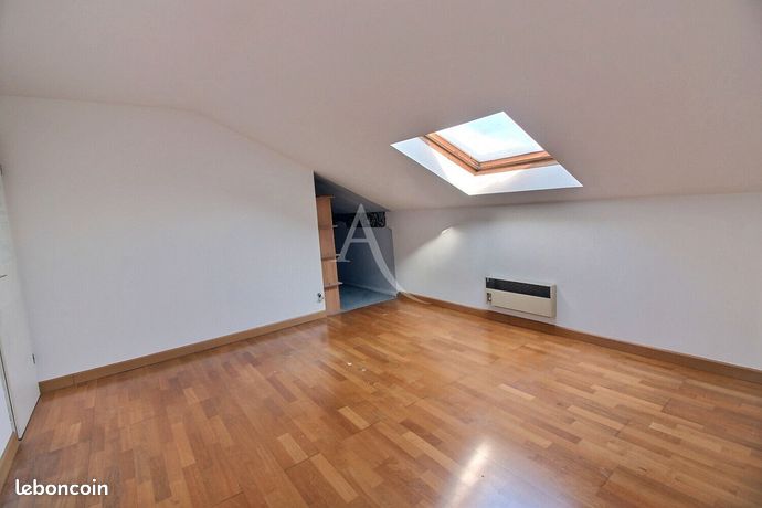 https://img.leboncoin.fr/api/v1/lbcpb1/images/33/30/7f/33307f200e33a08950468a06236e2a871ae60ddd.jpg?rule=ad-image