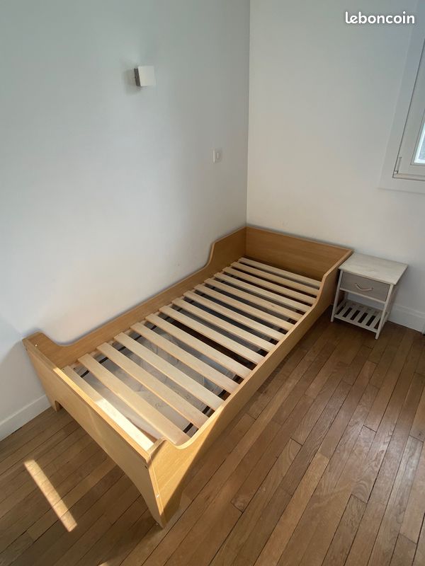 Lit ado La Redoute et table de chevet (image 1)