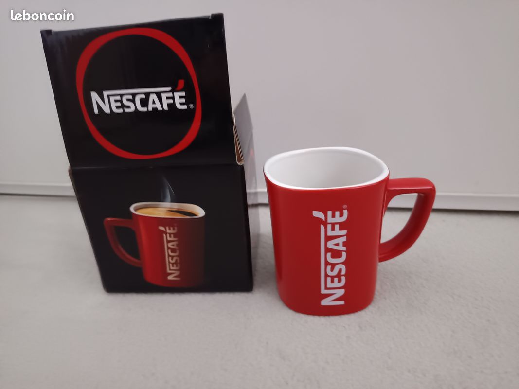 Élégant Mug Rouge Chic Stylé Nescafé (image 2)