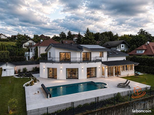 Villa 7 pièces 240 m²