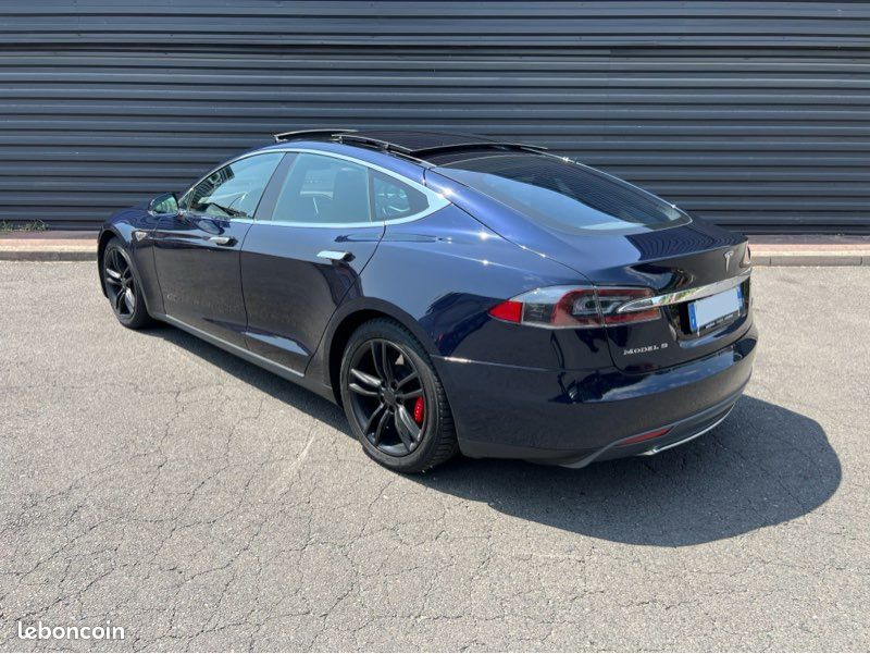 TESLA Model S P85D Inouï+ 770 - Toit ouvrant - Cuir/Alcantara - Caméra - Régulateur adaptatif - Autopilot - Sono 12 HP - Ludicrous P90d P100d (image 3)