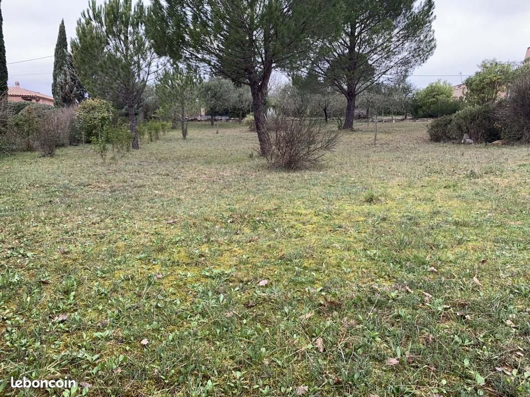Terrain 920 m² Le Val · 129 000 €