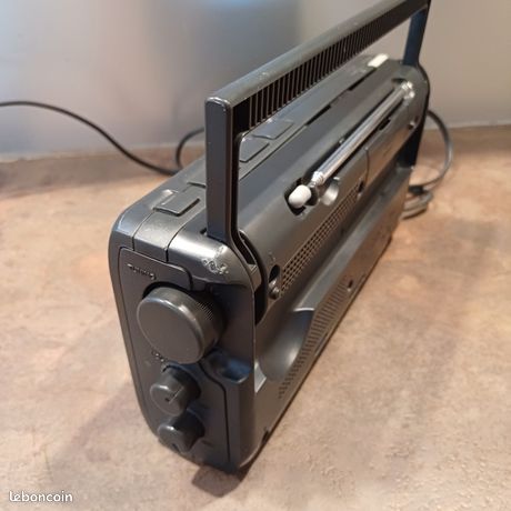 Radio SONY modèle ICF-990L des années 1990