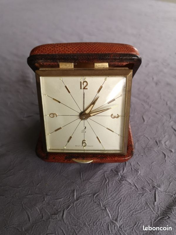 Ancien Réveil De Voyage En Cuir Rouge - Valise Pliable - Quartz Vintage
