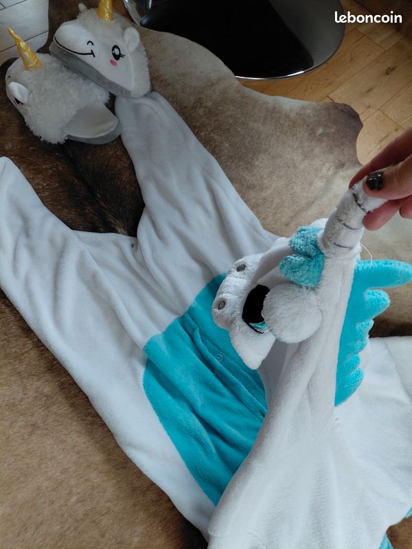 Combinaison licorne et ses pantoufles (image 7)