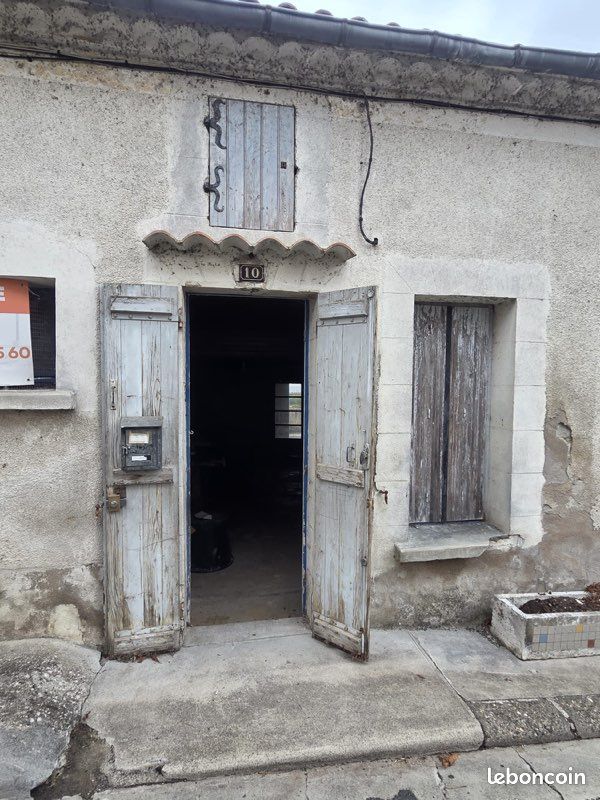 Maison 3 pièces 90 m² · à Saint-Pastour · 90 m² · 30 000 €