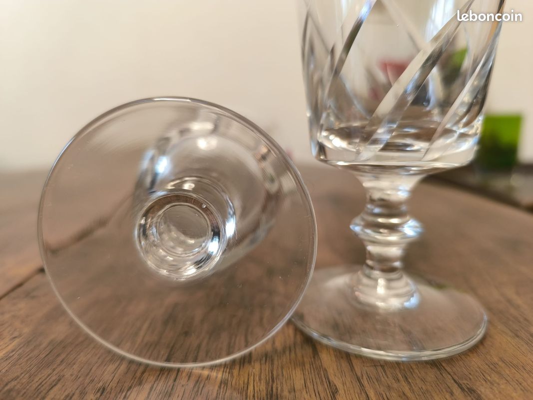 2 verrres à vin anciens, en cristal soufflé bouche et taillé main (image 9)