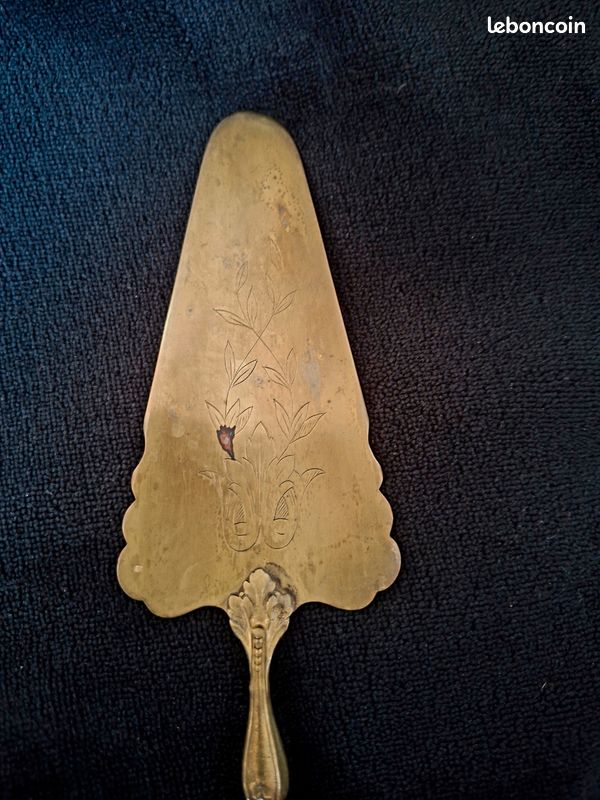 ​Pelle à tarte ancienne en argent fourré et métal doré Style Louis XVI (image 4)