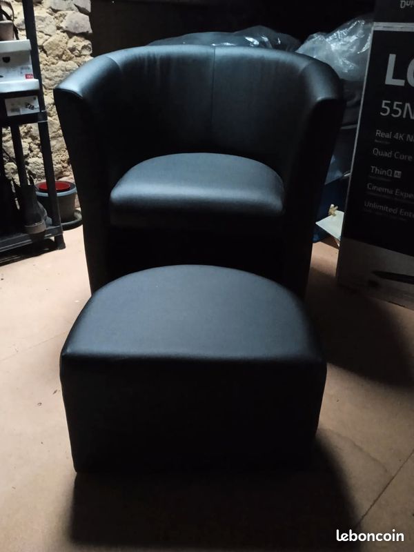 Fauteuil en simili cuire (image 1)