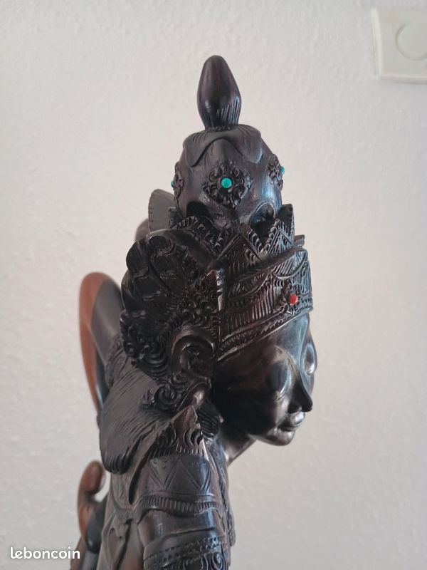 Statuette traditionnelle Indonésienne en bois - Déesse sur un oiseau - 60