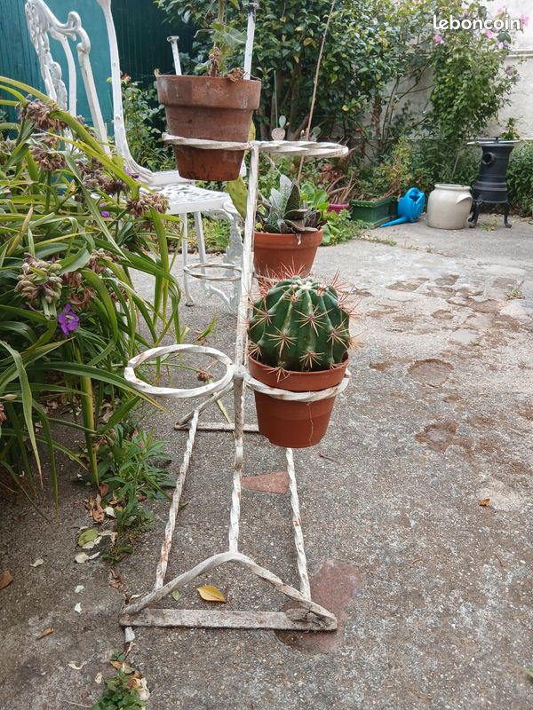 Support à plantes en fer forgé (image 3)