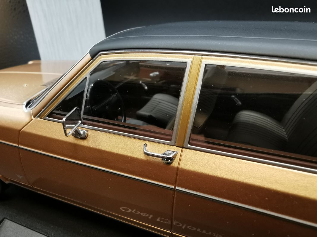 Opel Diplomat B 1972 Vert Métallique - Maquette MCG 1/18 Neuve