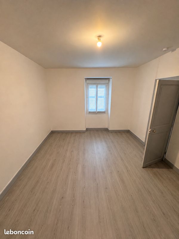 Appartement 1 pièce 32 m² · à Bourges · 32 m² · 450 €/mois
