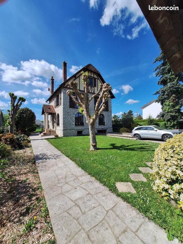 Maison 8 pièces 168 m² · à Moret-Loing-Et-Orvanne · 168 m² · 585 000 €