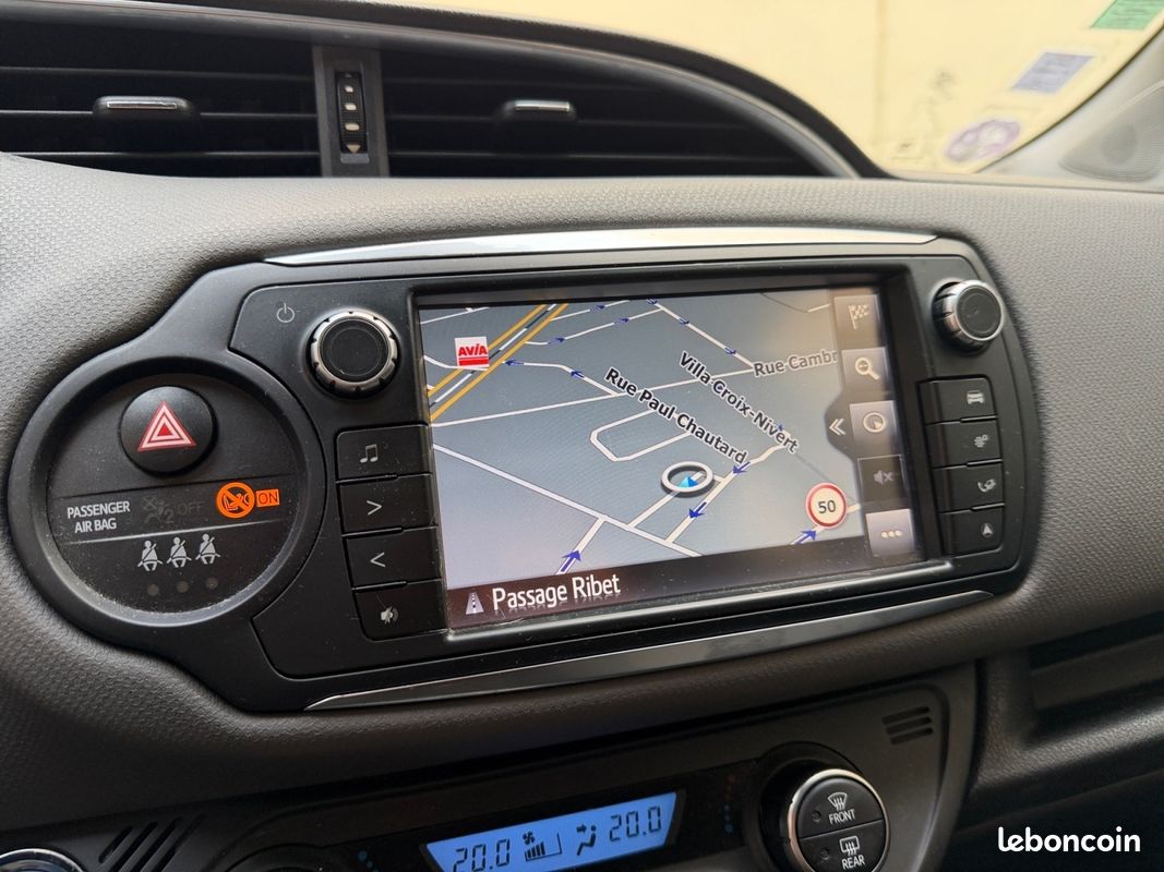 TOYOTA YARIS Hybride 100 ch Dynamic Caméra De Recul Radar De Recul Ouverture Fermeture sans clé Keyless GPS Boîte Auto Garantie 12 mois (image 8)