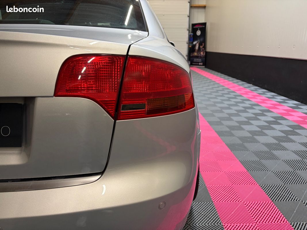 AUDI A4 A4 1.9 TDI S-Line / Carnet complet (image 11)