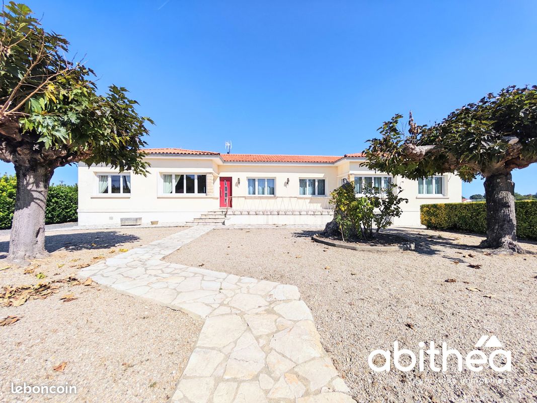 Maison 6 pièces 190 m² · à Vérac · 190 m² · 360 000 €