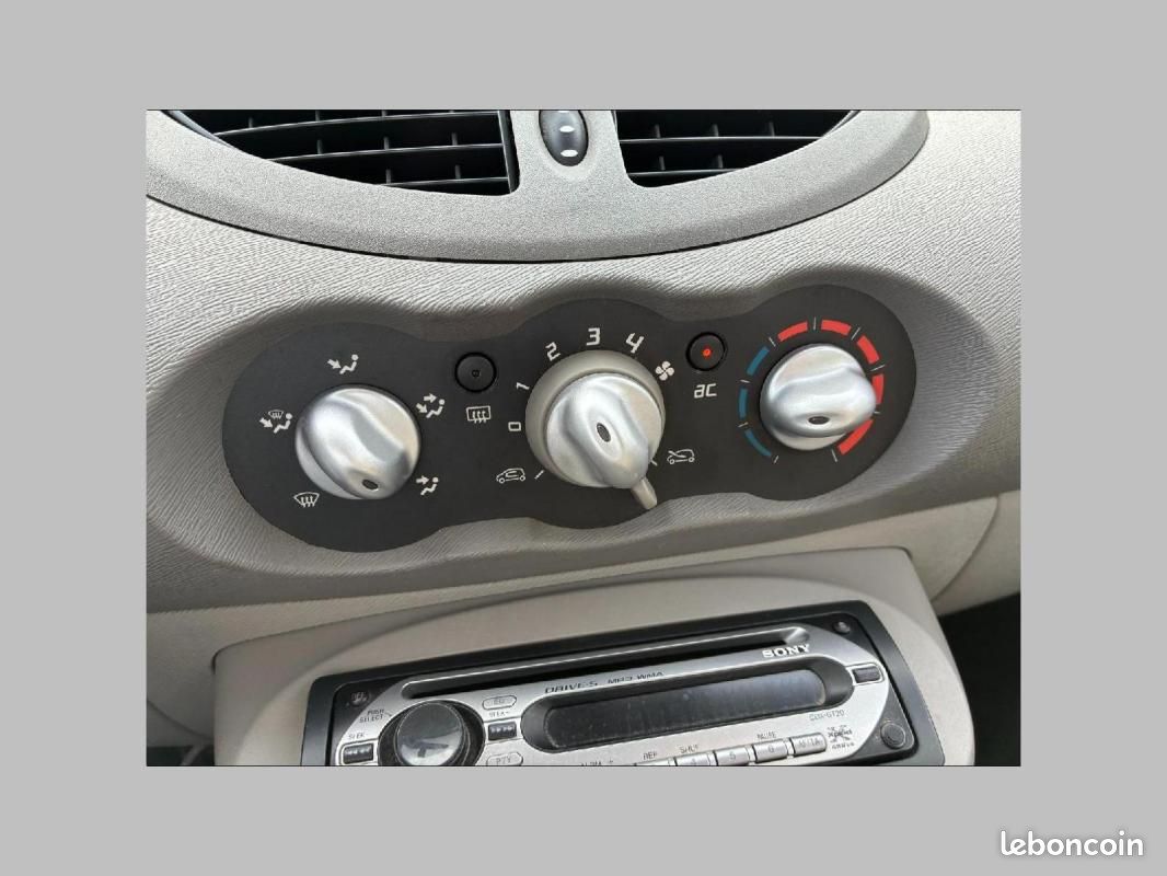 Renault Twingo II 1.5 DCI 65 ECO2 HELIOS TEINTE AMANDE (image 12)