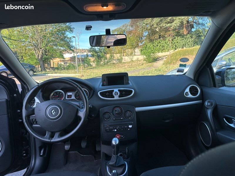Renault Clio III 1.5 dCi 85ch exception TomTom (image 5)