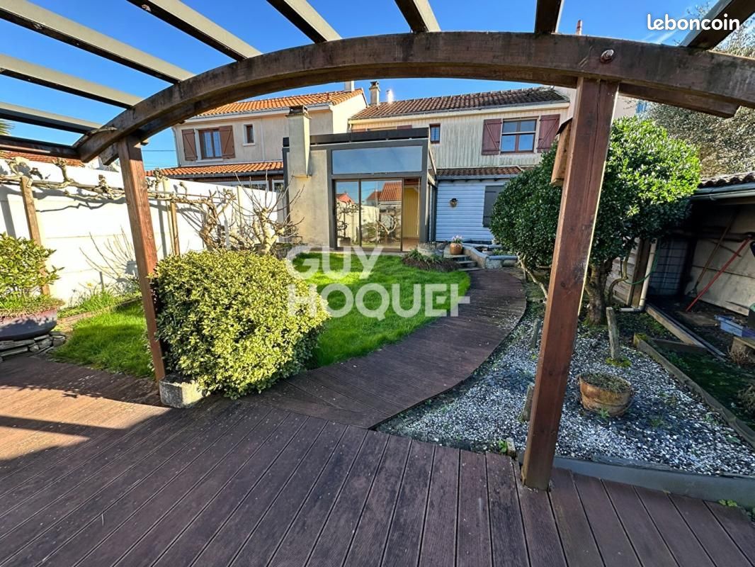Maison 5 pièces 111 m² · à Saint-Sébastien-sur-Loire · 111 m² · 279 900 €