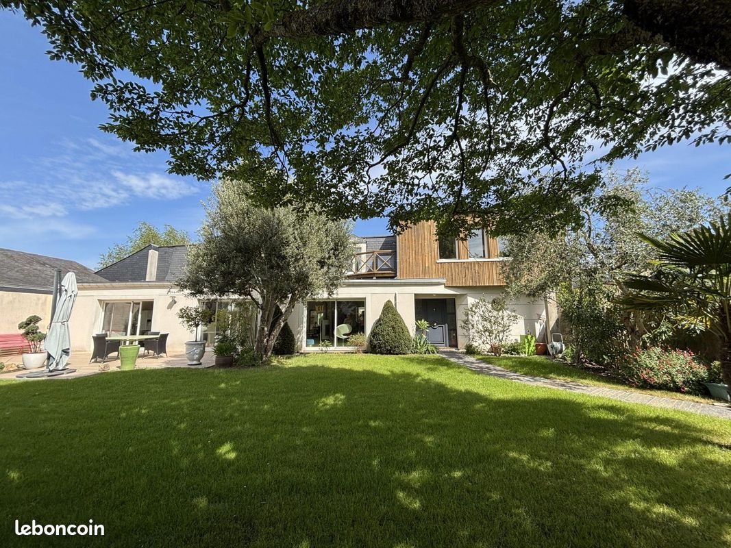 Maison 6 pièces 250 m² · à Angers · 250 m² · 829 000 €