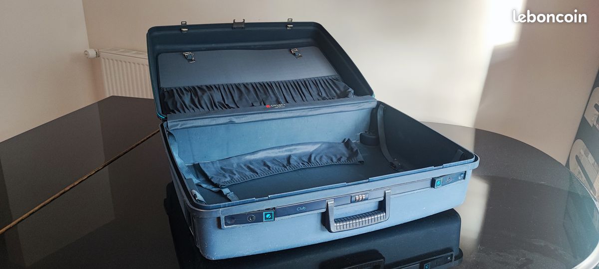 Valise Delsey Club rigide et Vanity assorti (image 2)