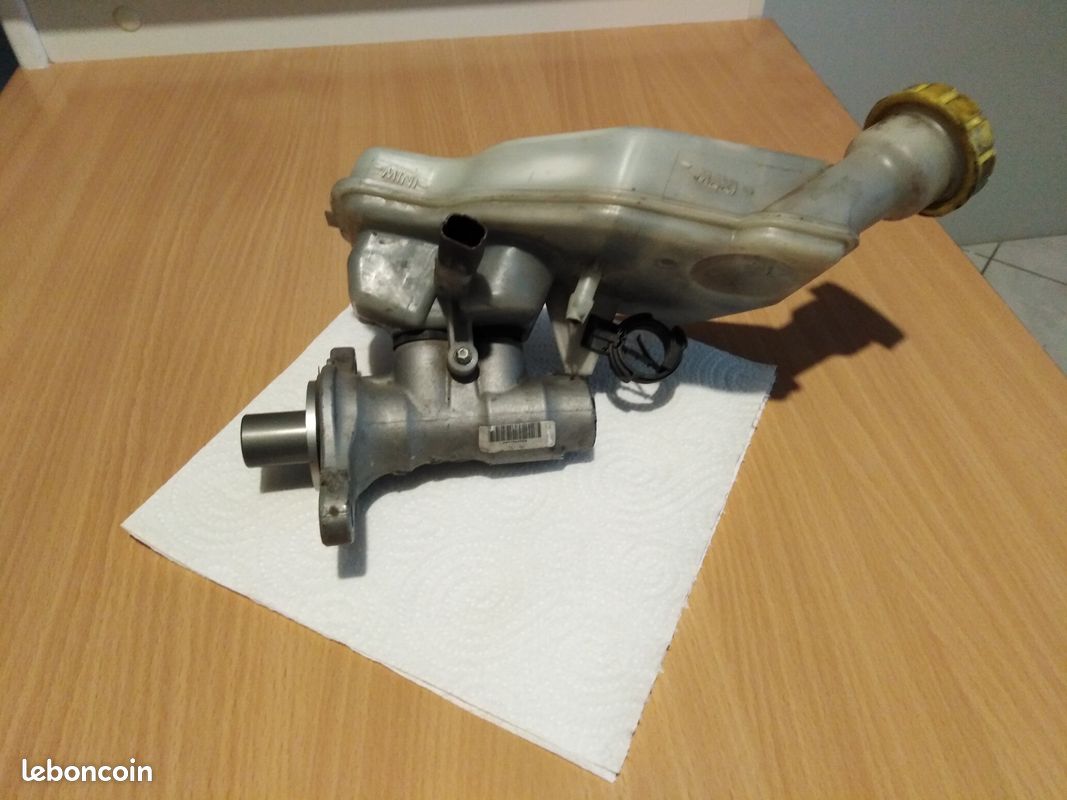 Maître cylindre de Frein Peugeot 207 (image 1)