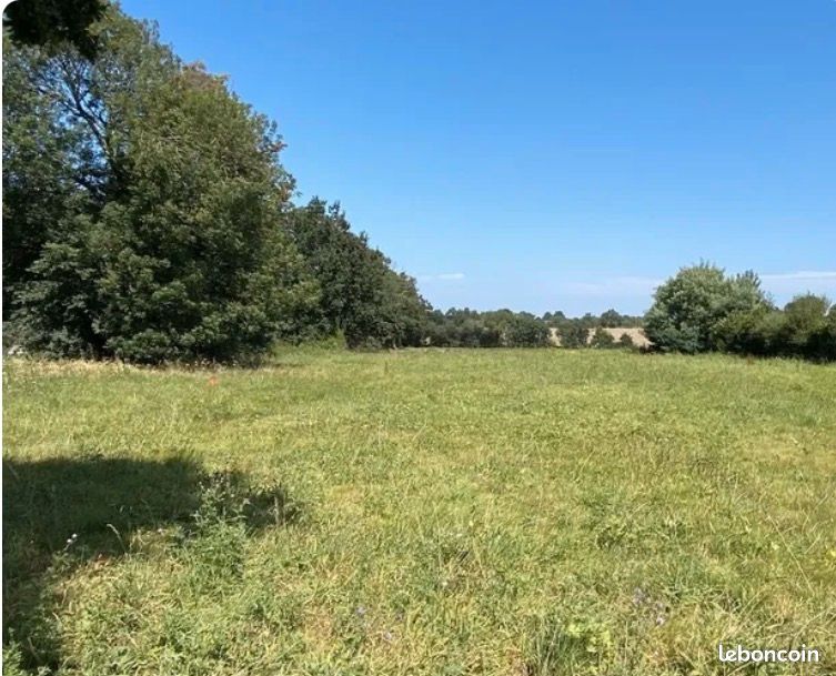 Terrain 1245 m² · à Vendrennes · 1 245 m² · 87 000 €