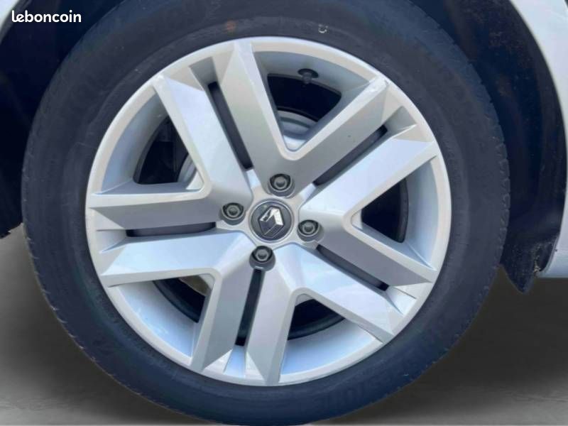Renault Clio E-Tech 140 Business (image 14)