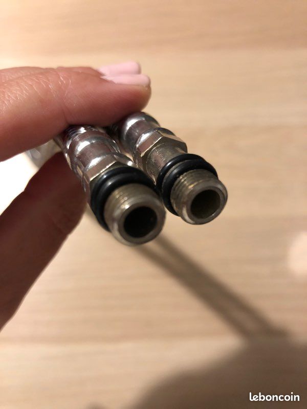 Tuyaux de raccordement pour robinet mitigeur (image 3)