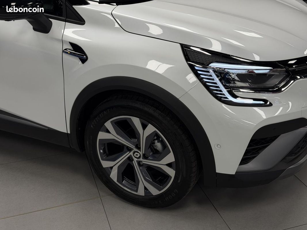 RENAULT CAPTUR RS Line 1.3L 160CV EDC -Garantie 12M-Toit ouvrant/Sono BOSE/Easy Park-Suivi Renault (image 7)